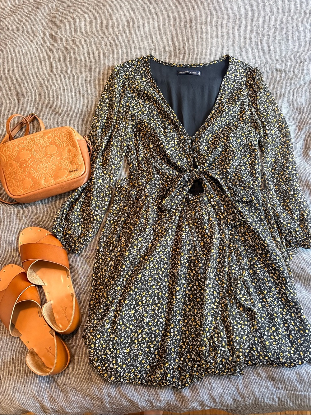 Abercrombie & Fitch Floral Tie-Front Dress